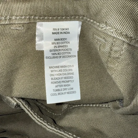 Alpine Design Womens Olive Cargo Shorts NWT Size 10 - Picture 10 of 10